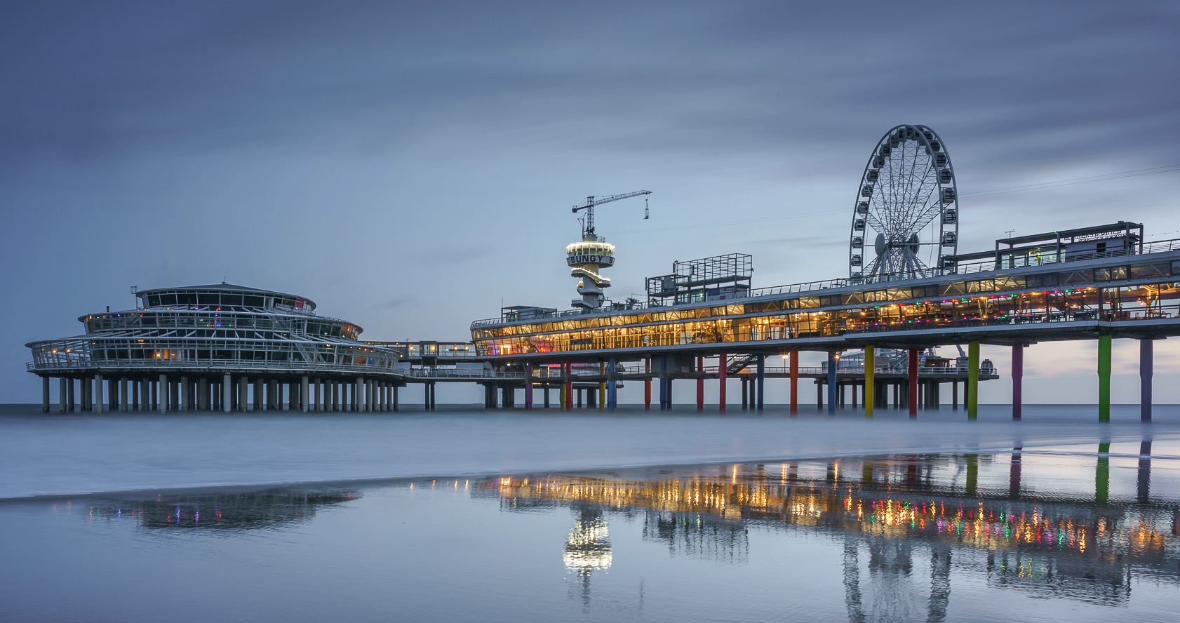 de-pier-scheveningen-netherlands_